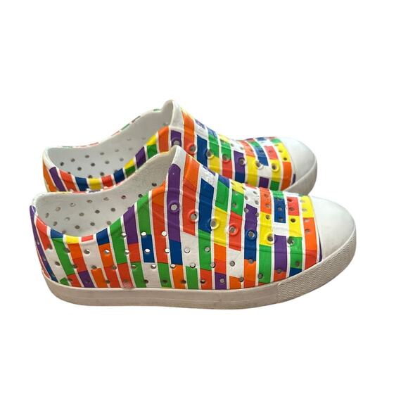 Native Jefferson Sugarlite Shell White/Rainbow Multi Stripe slip-on shoes Size 1 - Picture 4 of 7